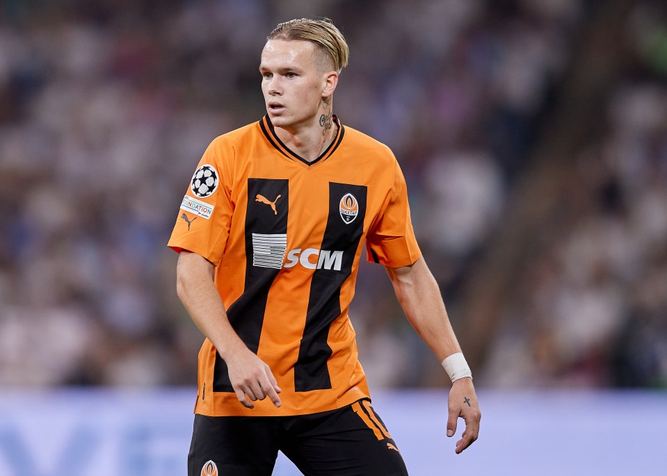 Mykhailo Mudryk joined Chelsea from Shakhtar Donetsk despite Arsenal interest