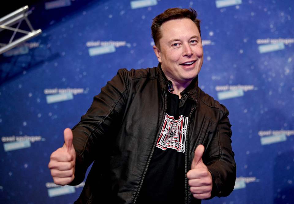 Elon Musk could throw his name into the ring to buy Man Utd