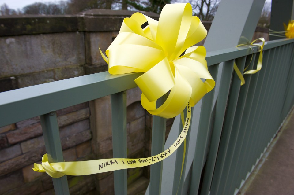 He penned his note on a yellow ribbon and attached it to the Lancashire bridge