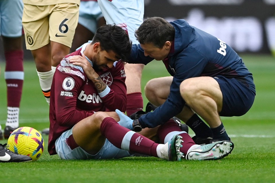 Lucas Paqueta was subbed off with a shoulder injury