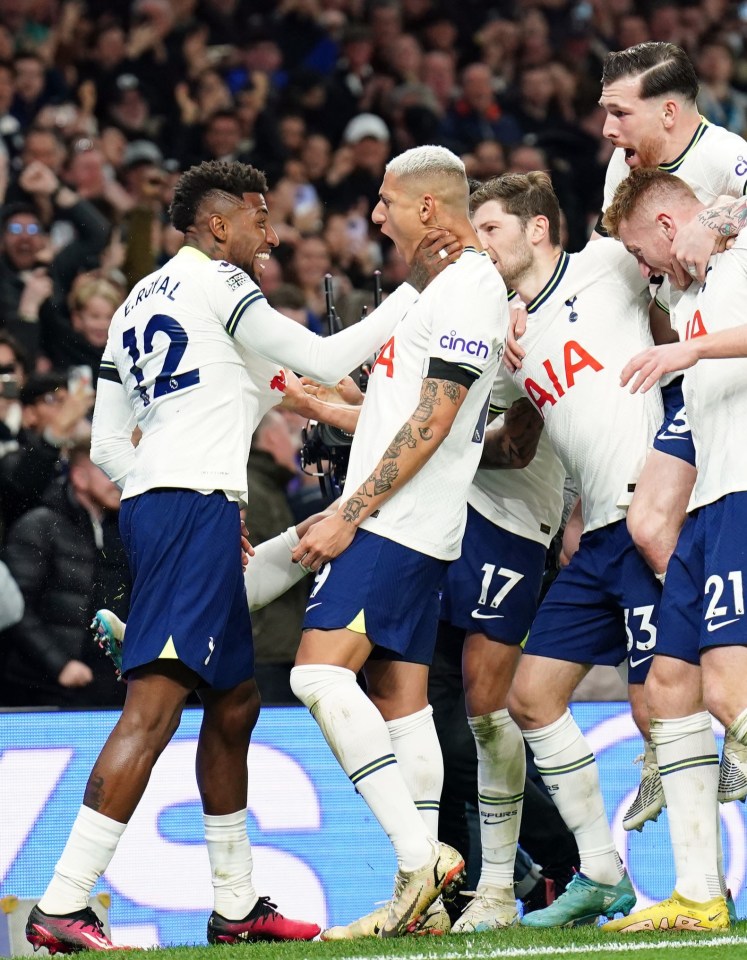 Romero’s boot making contact with Royal’s leg while the defender grabbed Richarlison’s throat