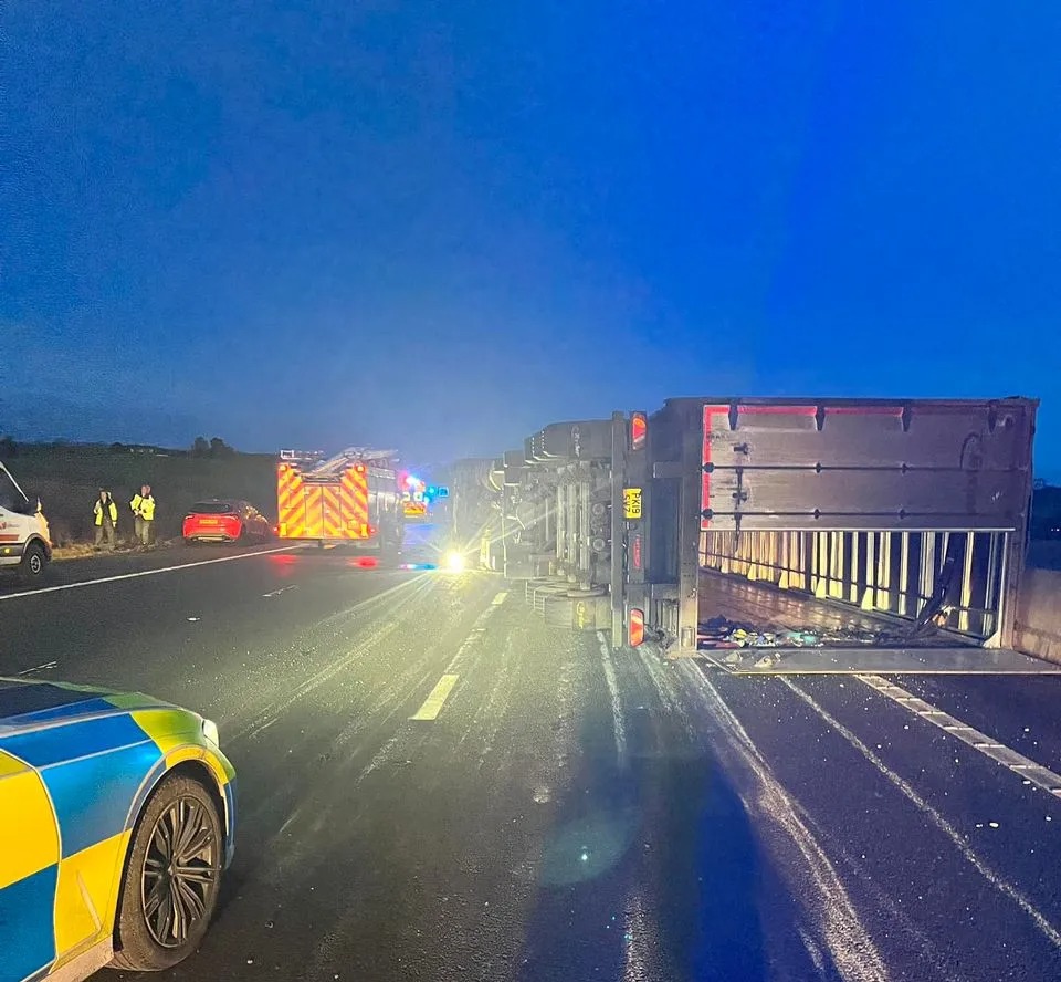 Both carriages of the A1(M) between Leeming Bar and Catterick were blocked after two trucks toppled over