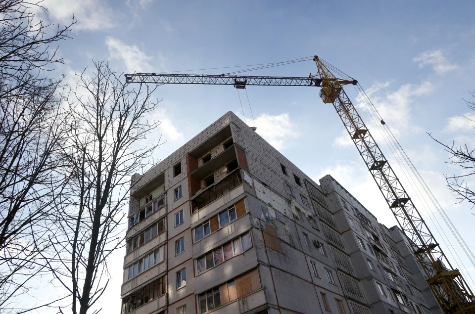 Buildings damaged by the Russians are being repaired in Kharkiv