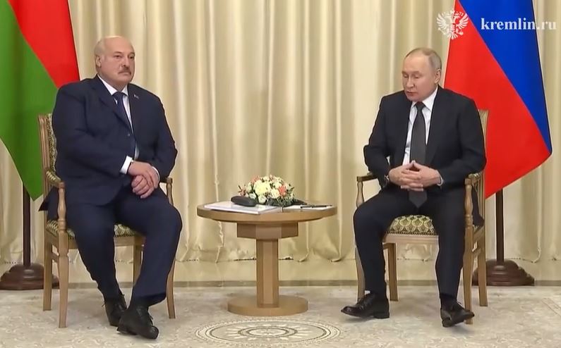 Vladimir Putin and Belarusian President Alexander Lukashenko