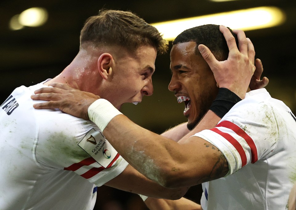 Freddie Steward (left) celebrating with Anthony Watson (right)