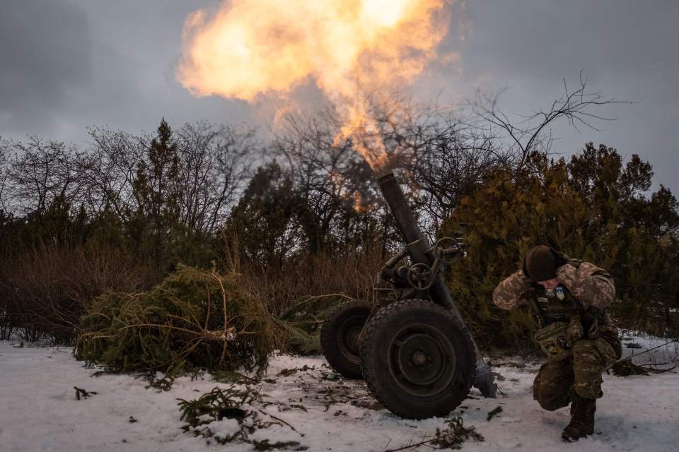 Ukrainian troops firing towards Russian positions in Bakhmut this week