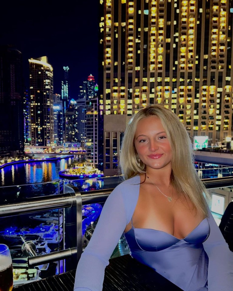 Daisy showed off her tan lines in Dubai