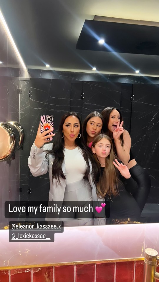 Sophie Kasaei posed with her lookalike family members