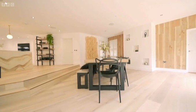 The property follows a cream colour scheme throughout