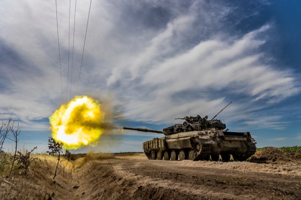 Tank attack, Kherson, Southern Ukraine on May 8, 2022 captured by Peter Jordan