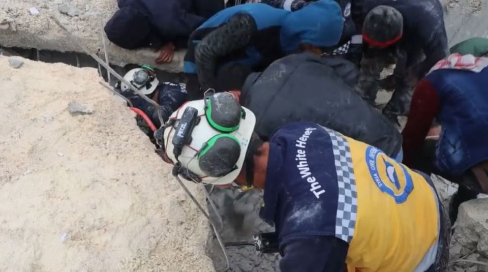 The crisis organisation, The White Helmets, desperately tries to reach Abdul Hakim - who has been trapped for likely 70 hours