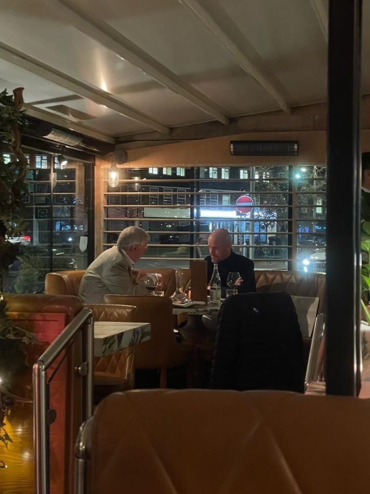 The legendary former boss ate out with the current manager last night