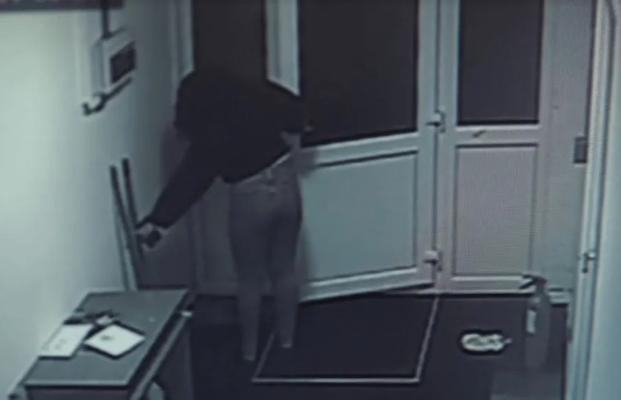 Chilling CCTV showed Surpreet Dhillon propping open Saul Murray's door