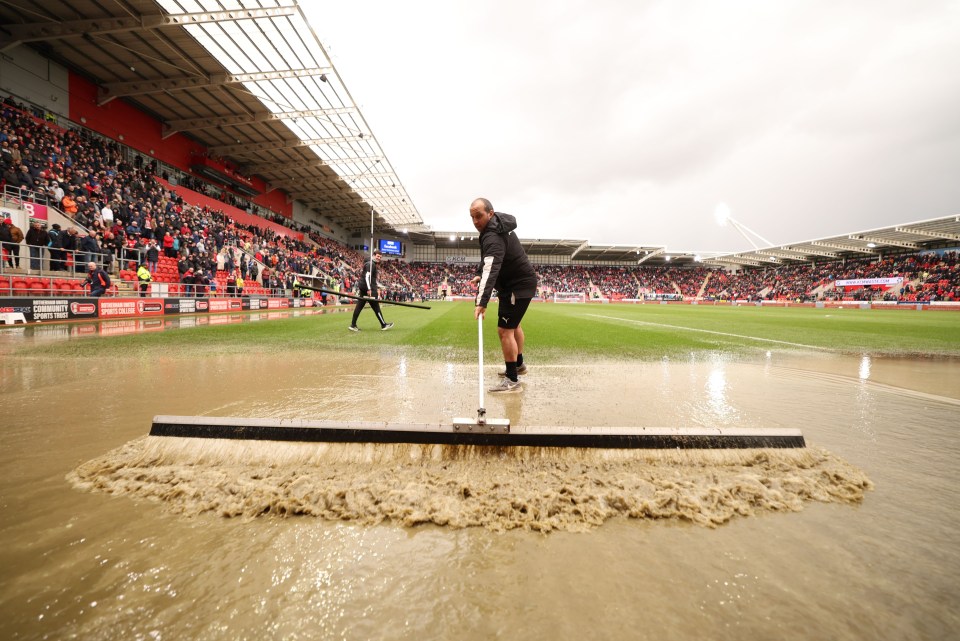 The game was ultimately called off