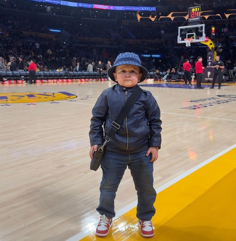 The social media sensation pictured at a LA Lakers match