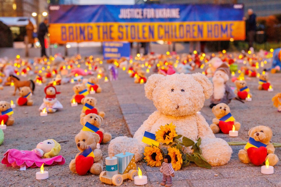 Teddy bears were left in front of the European Commission to highlight the reported abduction of Ukrainian children by Russia