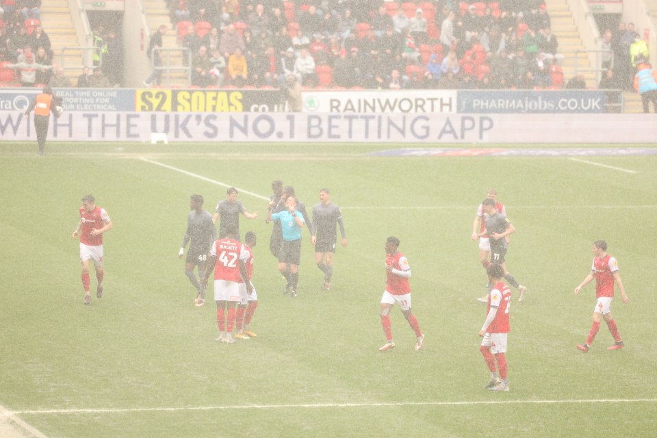 Players were taken off due to the waterlogged pitch