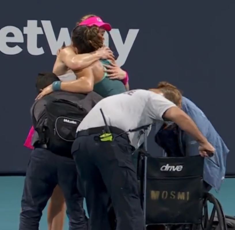 Andreescu hugged Alexandrova before making her way off