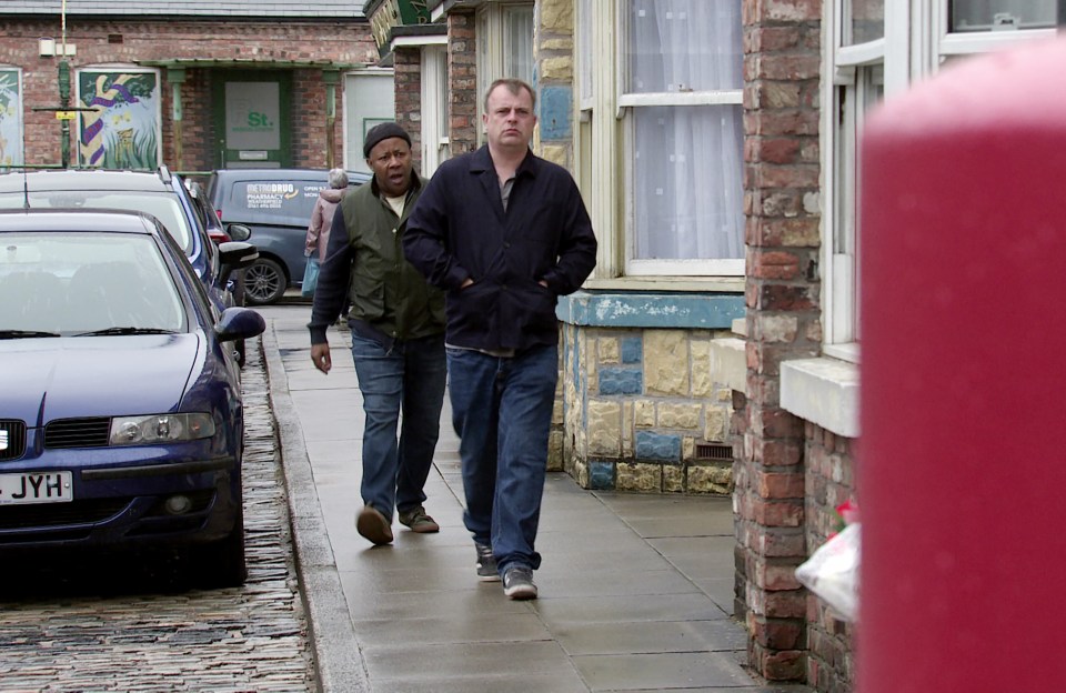 Simon plays Steve McDonald in Corrie