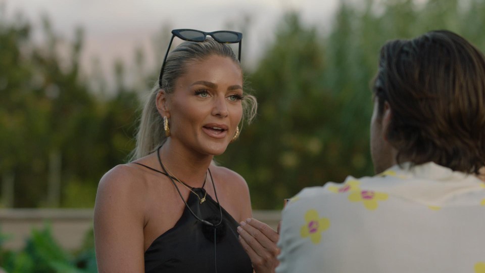 Claudia confronts former flame Casey about his kiss