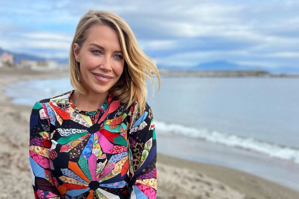 Laura Hamilton wowed fans during a trip to the beach