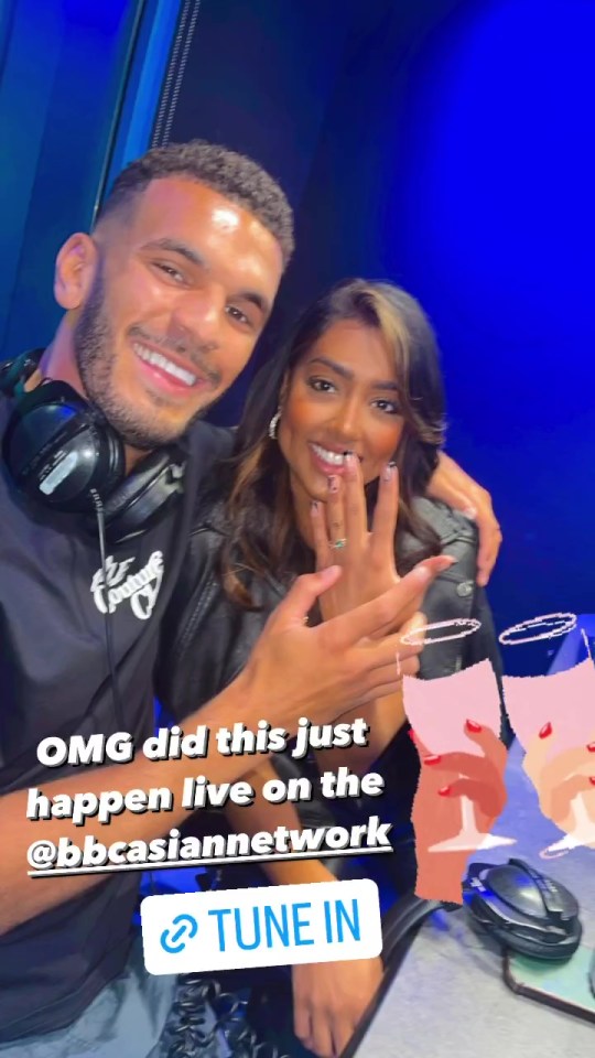 The pair posed with a ring in an Instagram stories snap