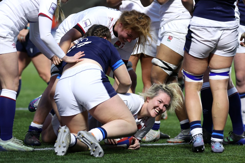 Marlie Packer scored a hat-trick in the ten-try rout