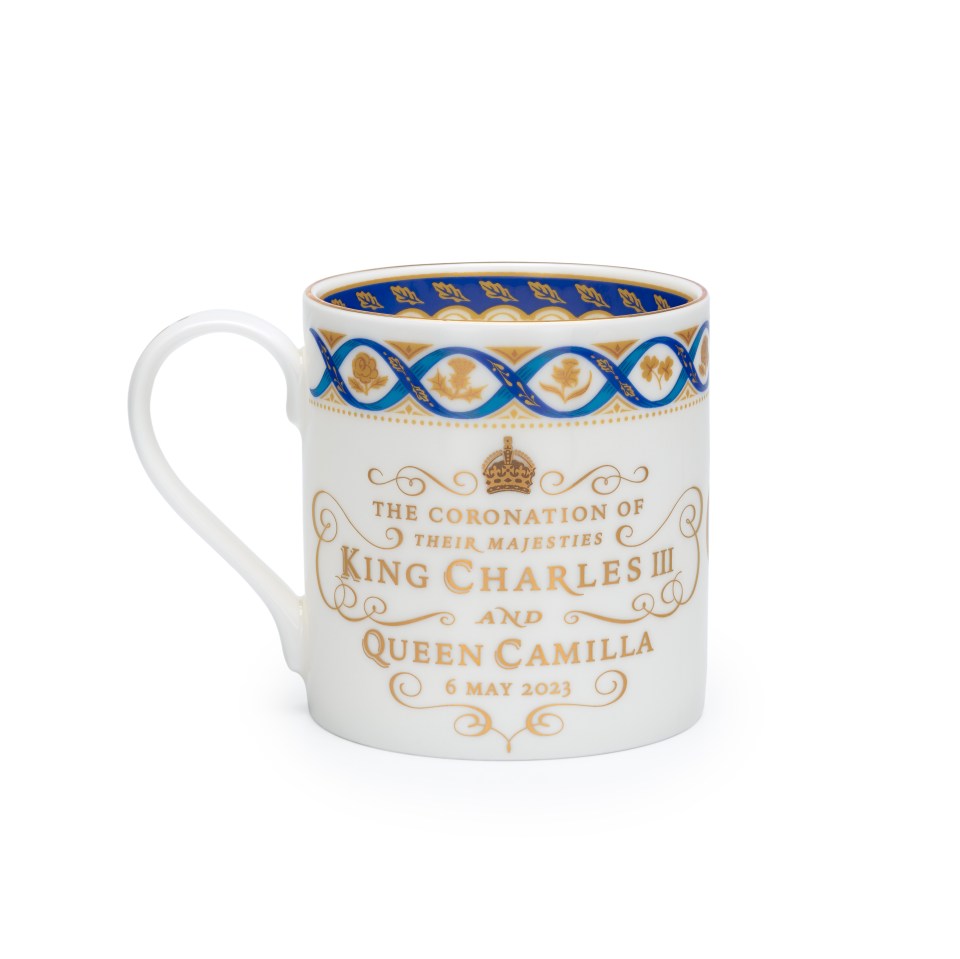 Official commemorative coronation chinaware, finished in 22 carat gold