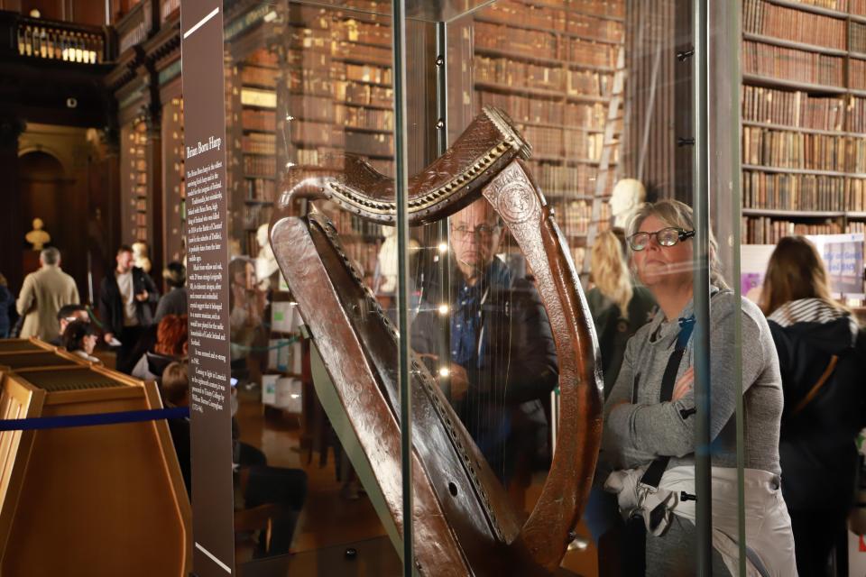 The logo is inspired by a famous 14th-century Irish harp which is now kept at the Library of Trinity College Dublin.