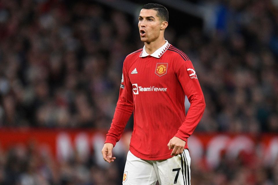 One Manchester United player constantly passed to Ronaldo to win praise from him