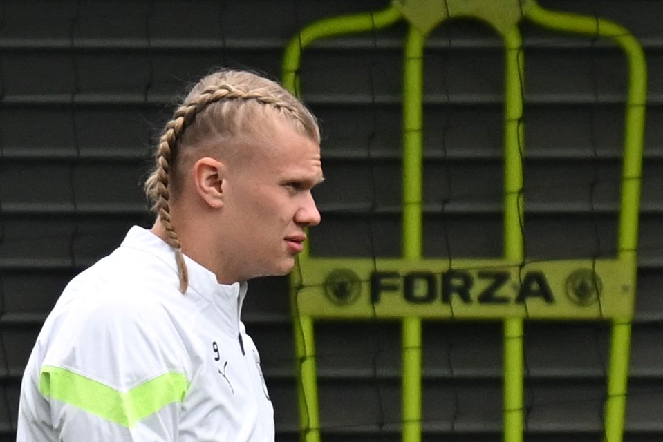 Erling Haaland showed off his new barnet in Manchester City training