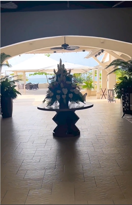 Will shared with fans the entrance of the resort