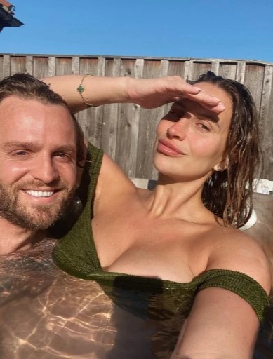 Ferne McCann showed off her baby bump in the hot tub