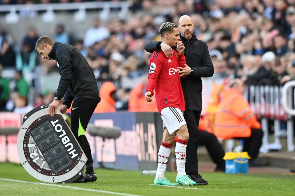 Antony is brought off by Erik ten Hag