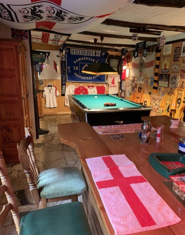 Ian Diggance has converted his shed into a spectacular mini pub to remind him of the UK