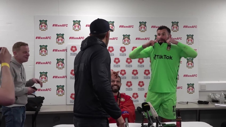 Reynolds grabs Foster’s shirt mid interview