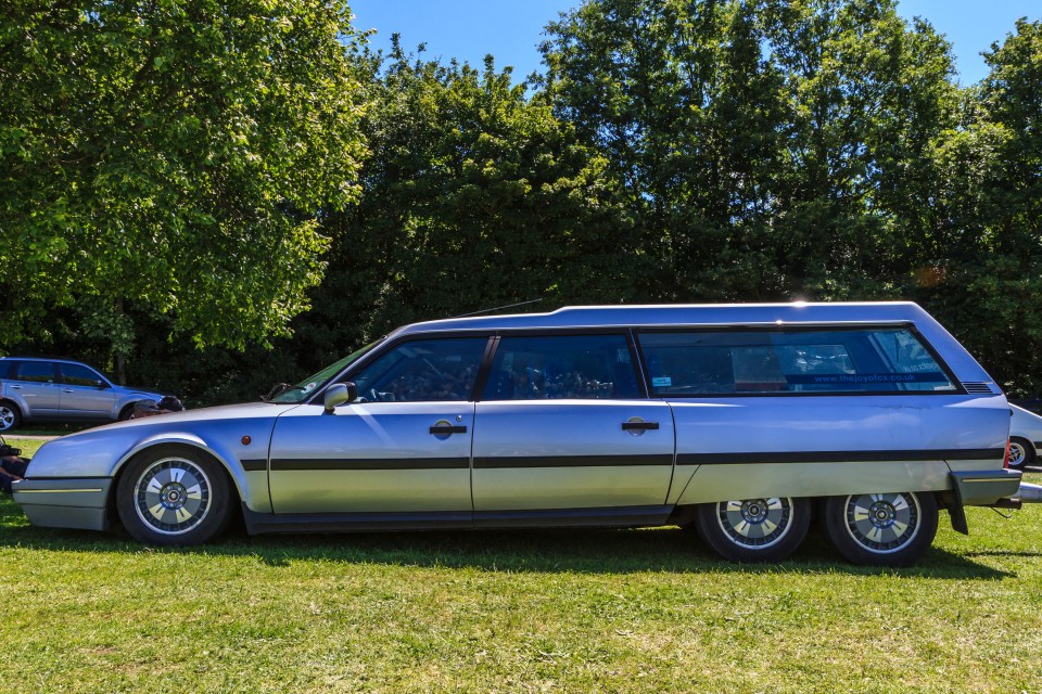 The Citroën CX Loadrunner resembled a hearse ferrying newspapers around France