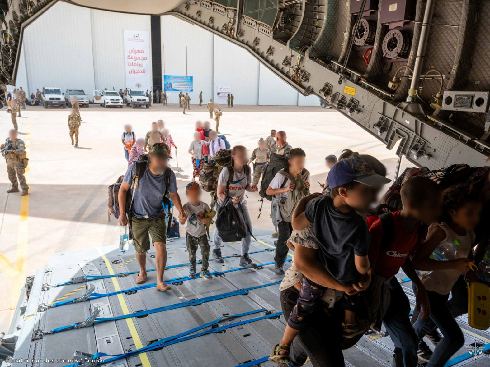 French soldiers evacuate French citizens in Khartoum