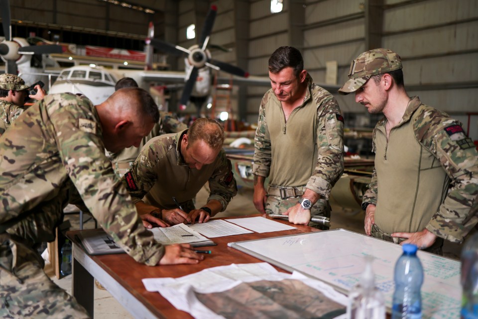 A planning meeting between the Royal Marines and Duke of Lancaster’s Regiment