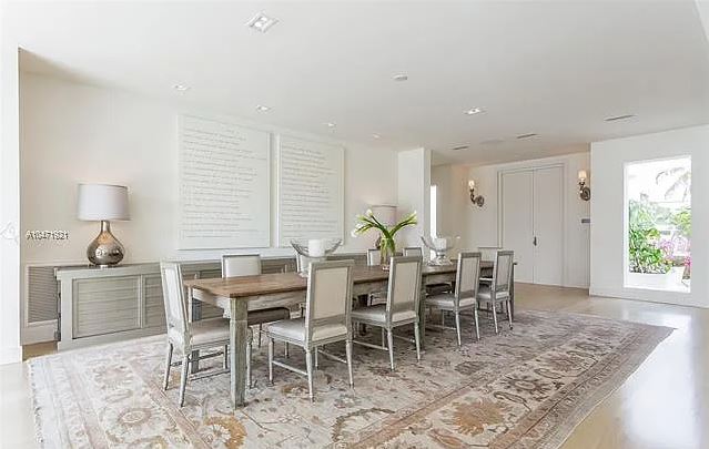 In the dining space, a rug sits underneath the table in an apparent nod to Shakira's Lebanese roots