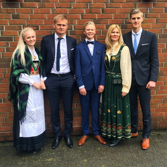 Proud Erling as a kid with his mum, dad, brother and sister