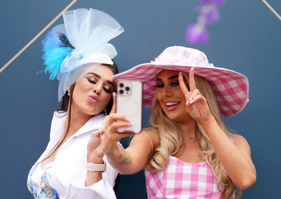 Ladies Day fans seemed to be having a fun time at Aintree as they posed for selfies