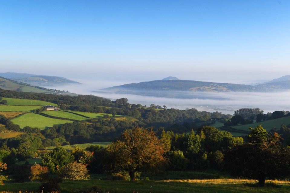 Brecon Beacons National Park has announced that it will use its Welsh language name, Bannau Brycheiniog National Park, to appeal to it's green agenda