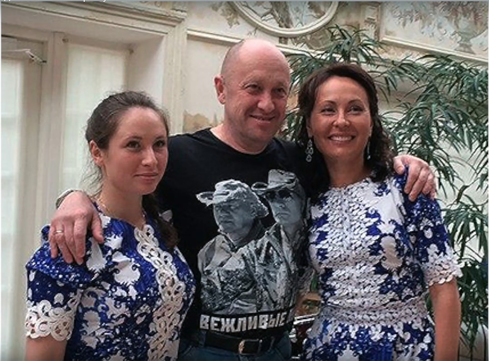 Yevgeny Prigozhin with his wife and daughter Polina wearing Putin T-shirt