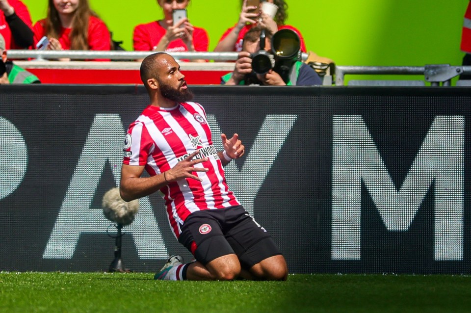 Brentford sealed a top 10 finish with a 2-0 win over West Ham