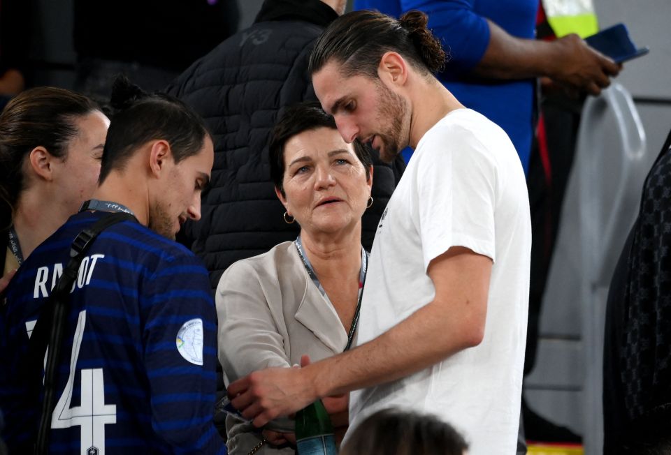 Man Utd fans hope Rabiot's mum Veronique will scupper a deal again