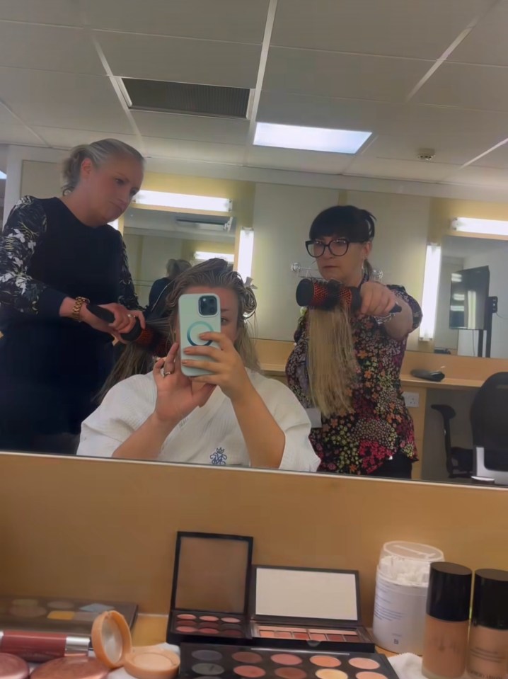 Sara suffered a hair disaster while getting ready to film