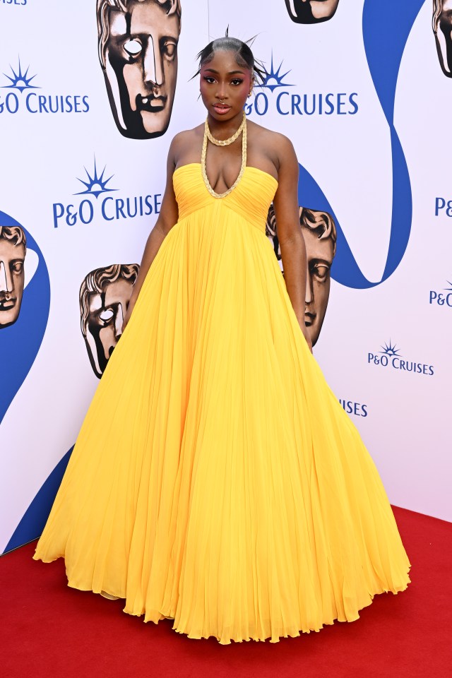 Indiyah Polack looked incredible in a yellow gown