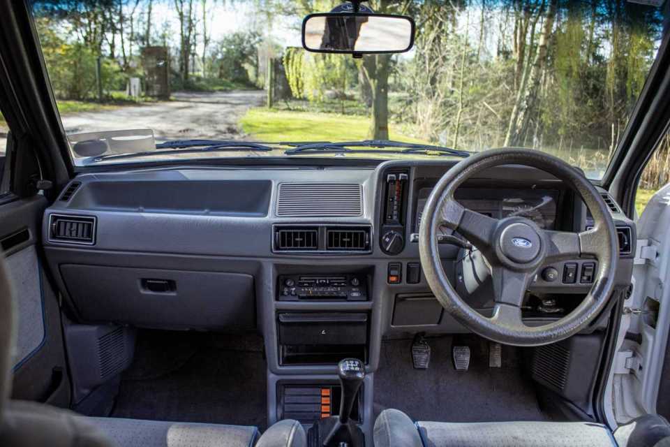 A classic 80s interior, while the RS comes with its original radio