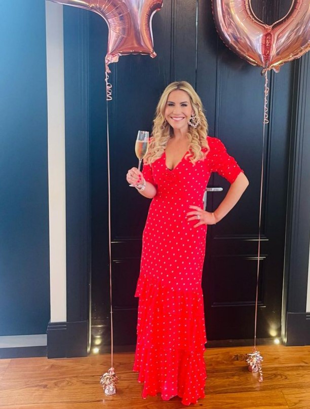 Heidi looked stunning as she posed in a red dress ahead of her 40th birthday celebrations